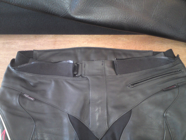 RST leggins waist zip extended after